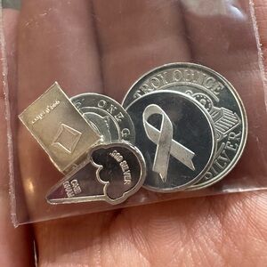 Assorted 1 gram silver coins